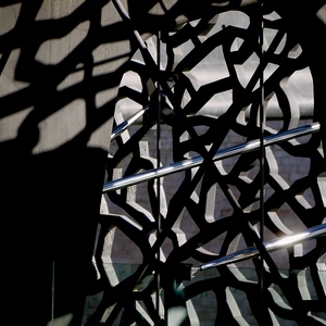 Structures métallique avec jeu d'ombre et de lumière - France  - collection de photos clin d'oeil, catégorie clindoeil